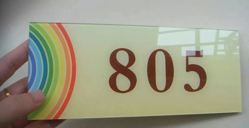 做標識，我們是認真的：一分鐘教你打造“養(yǎng)眼”高分子有機玻璃標牌