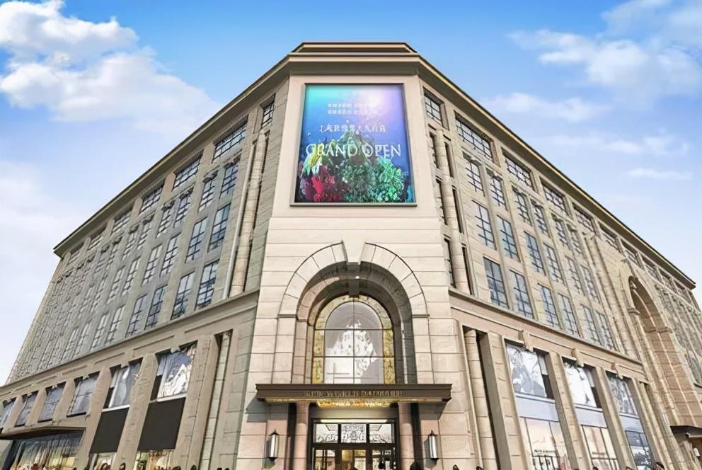 走訪10多位廣告公司客戶，才某些這份外墻燈箱制造裝置指南11